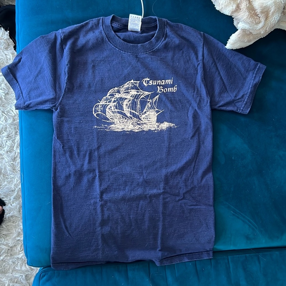 Navy blue Tsunami Bomb t shirt